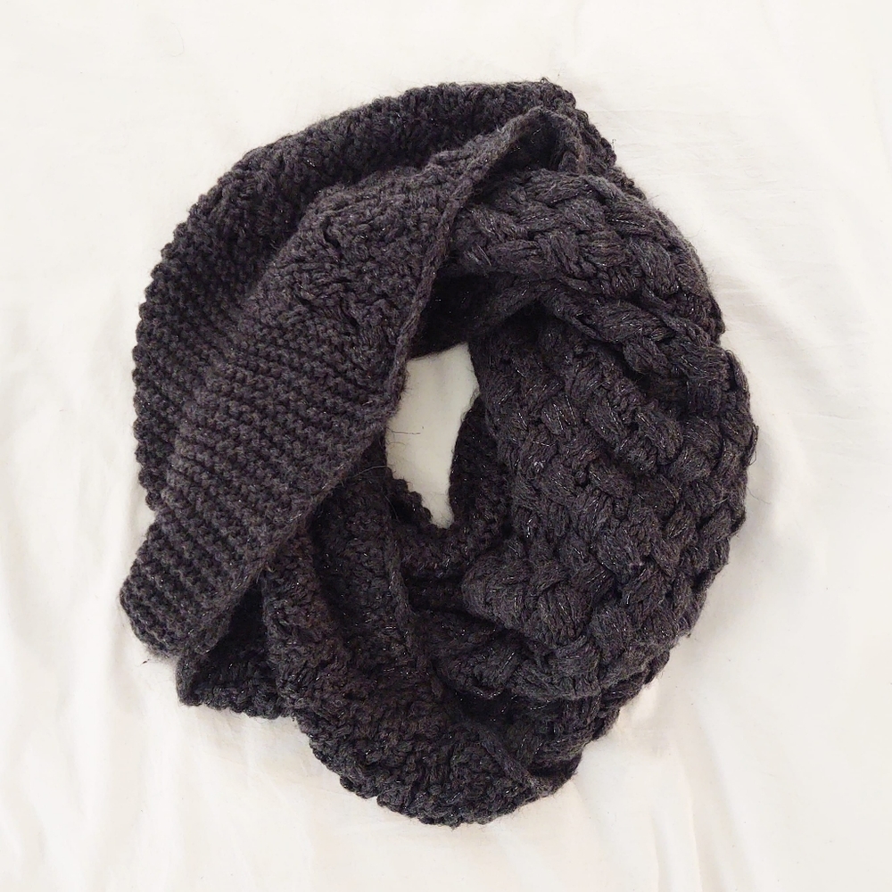 Knit infinity scarf